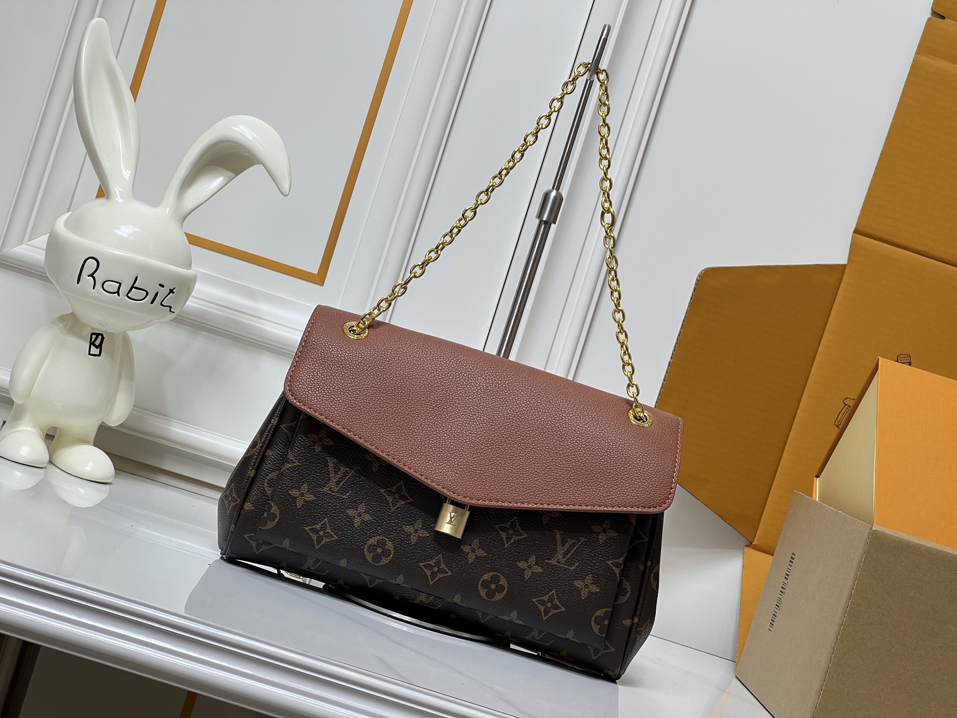 Louis Vuitton LV Classic Handbag Monogram Empreinte Zip Closure Fashion Statement Authentic Style